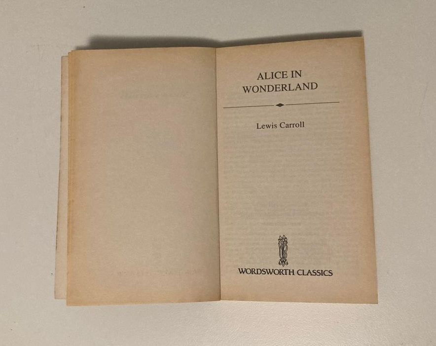 Alice in wonderland - Lewis Carroll