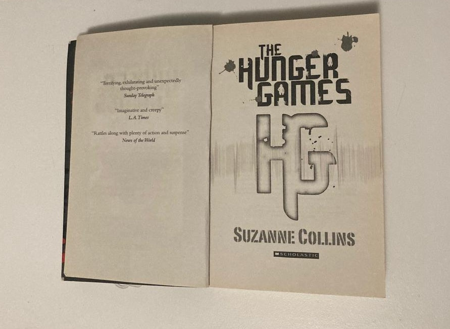 The hunger games - Suzanne Collins (The Hunger Games #1)