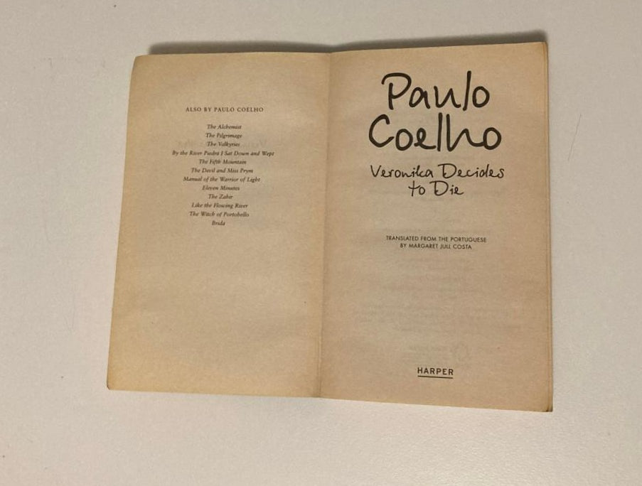 Veronika decides to die - Paulo Coelho (On the Seventh Day #2)