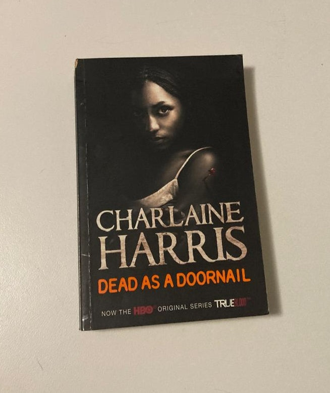 Dead as a doornail - Charlaine Harris (Sookie Stackhouse #5)