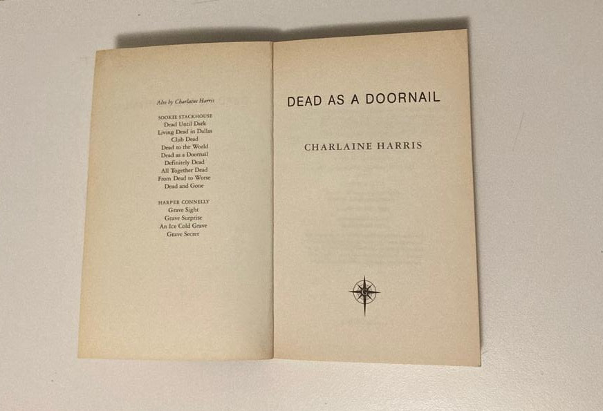 Dead as a doornail - Charlaine Harris (Sookie Stackhouse #5)