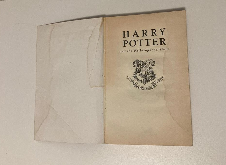 Harry Potter and the philosopher's stone - J.K. Rowling (Harry Potter #1)