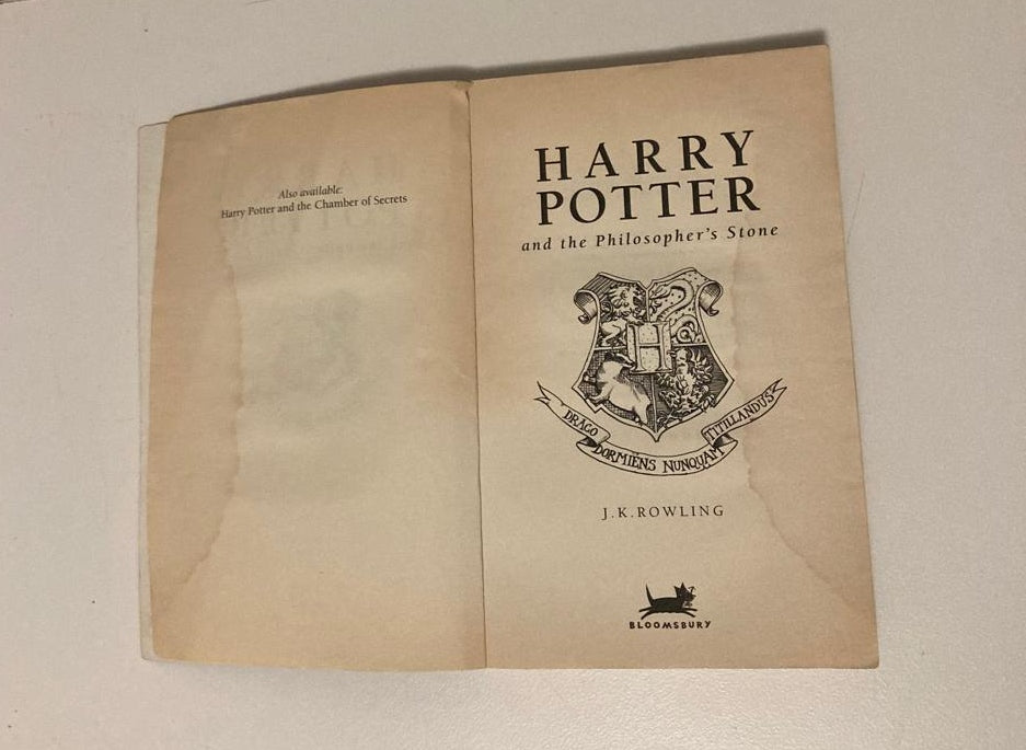 Harry Potter and the philosopher's stone - J.K. Rowling (Harry Potter #1)