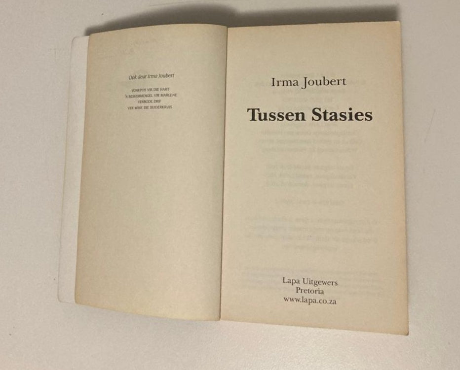 Tussen stasies - Irma Joubert