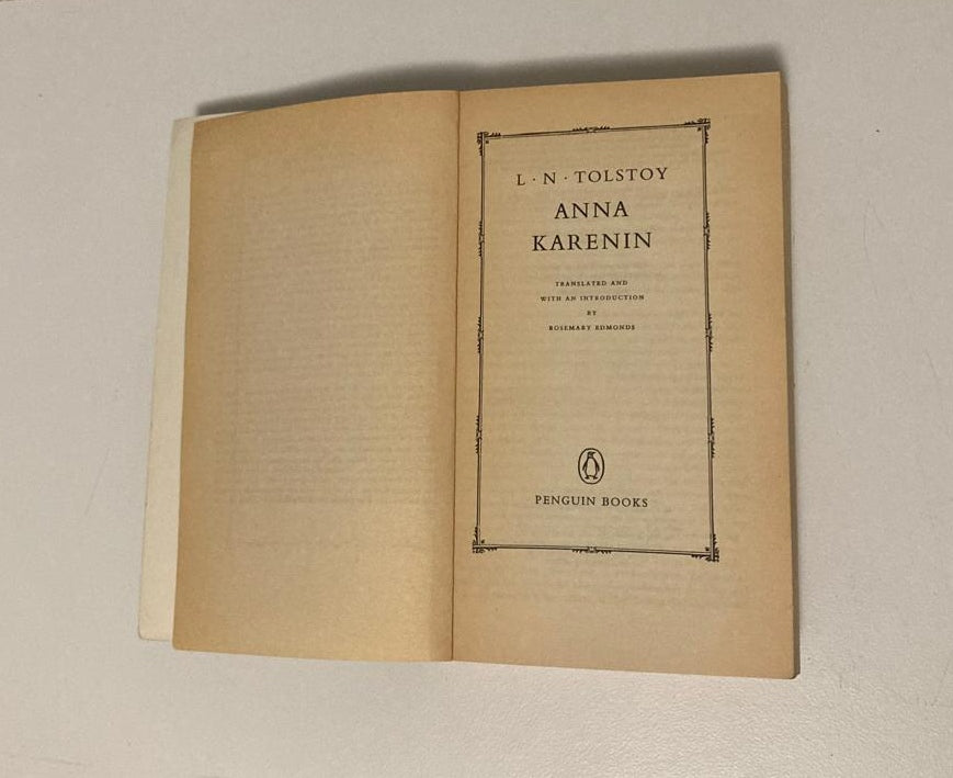 Anna Karenin - Leo Tolstoy