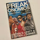 Freakonomics: A rogue economist explores the hidden side of everything - Steven D. Levitt & Stephen J. Dubner (Freakonomics #1)