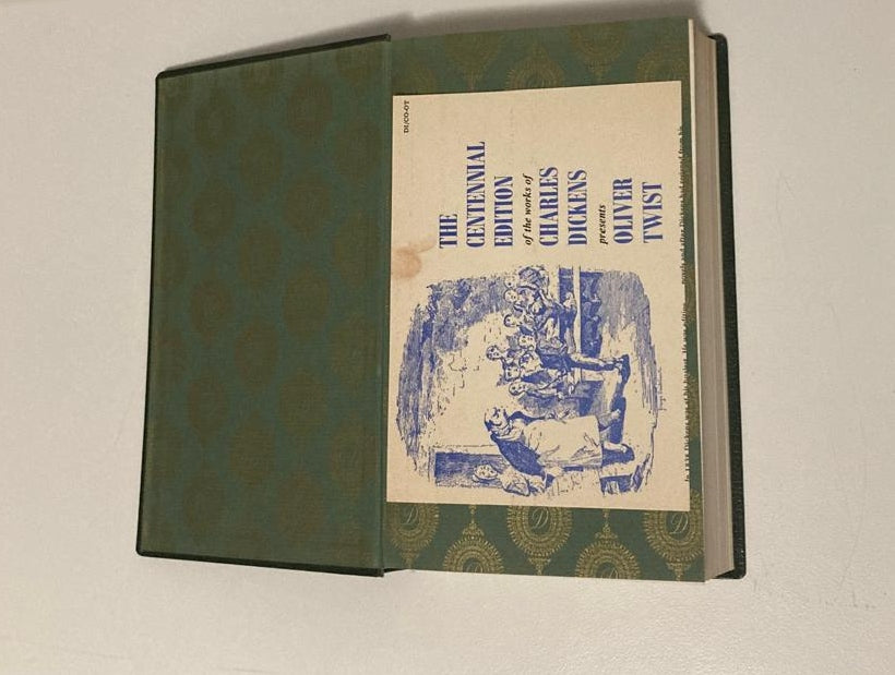 Oliver Twist - Charles Dickens (Centennial edition)
