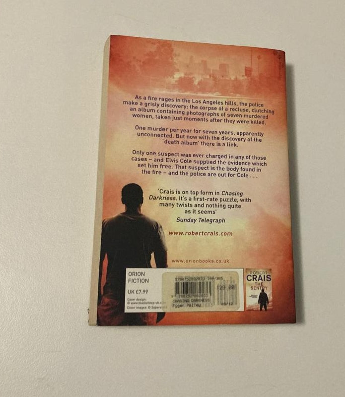 Chasing darkness - Robert Crais (Elvis Cole and Joe Pike #12)
