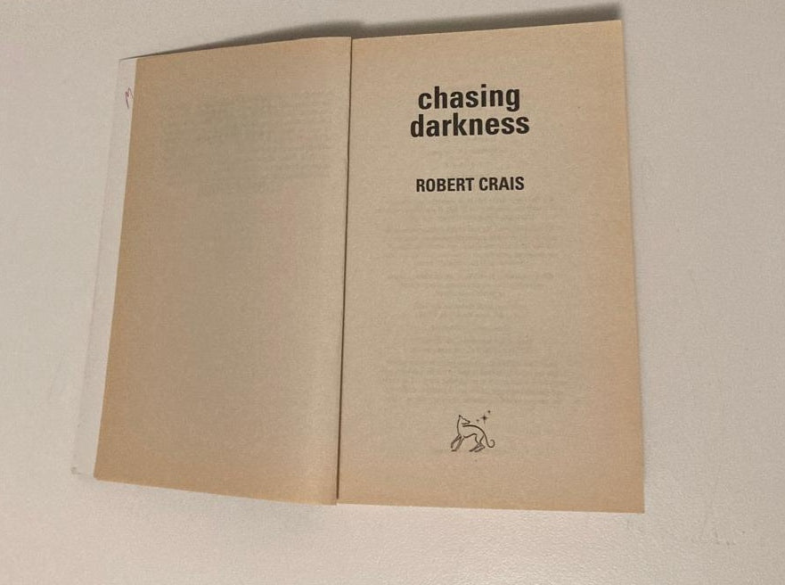 Chasing darkness - Robert Crais (Elvis Cole and Joe Pike #12)