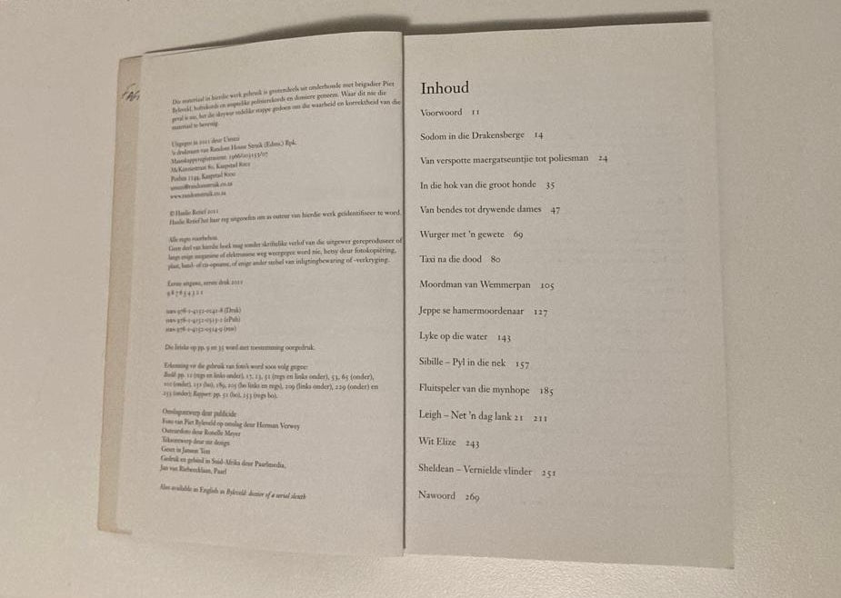 Byleveld: Dossier van ’n baasspeurder - Hanlie Retief (First edition)