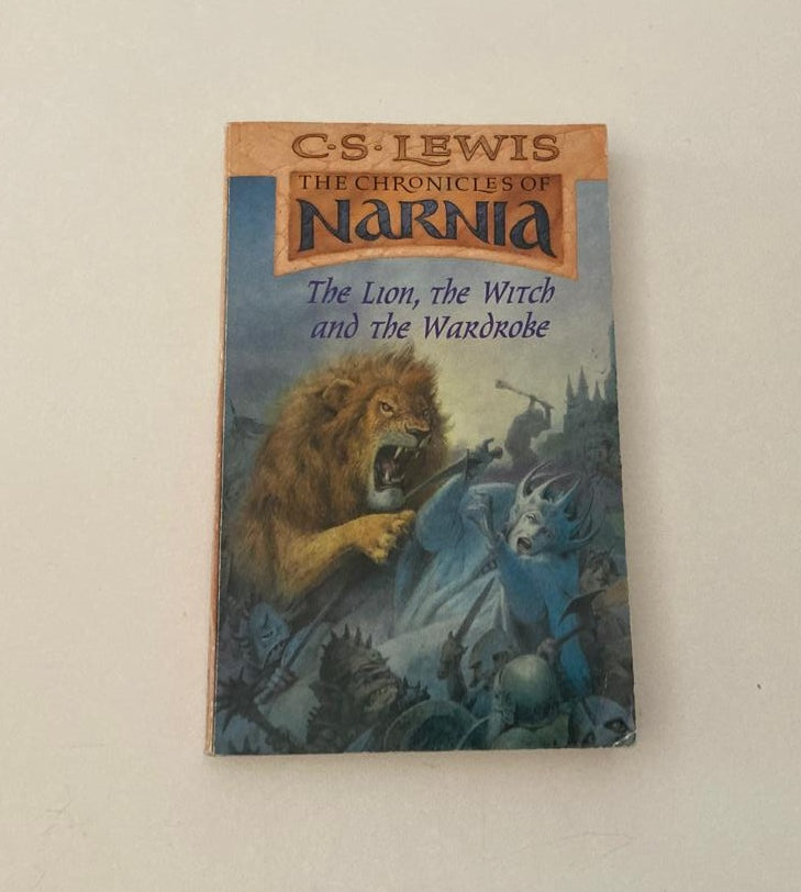 The lion, the witch and the wardrobe - C.S. Lewis (The Chronicles of Narnia #1)