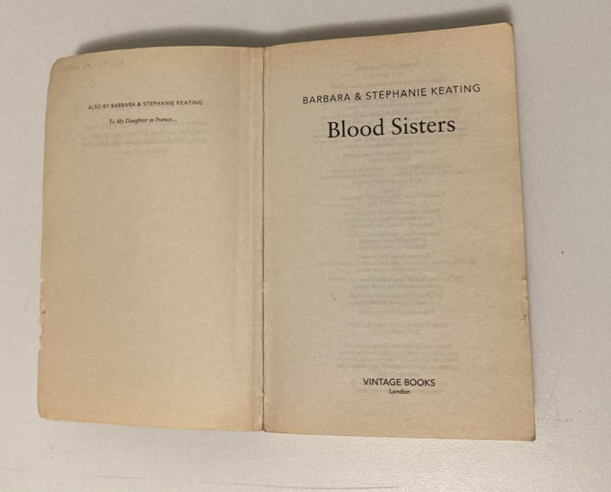 Blood sisters - Barbara & Stephanie Keating (The Langani Trilogy #1)