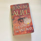The clan of the cave bear - Jean M. Auel (Earth's Children #1)