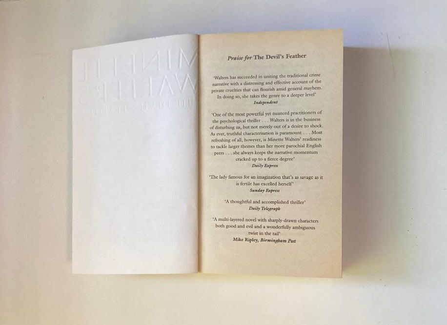 The devil's feather - Minette Walters