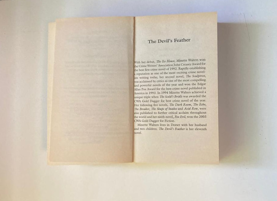 The devil's feather - Minette Walters
