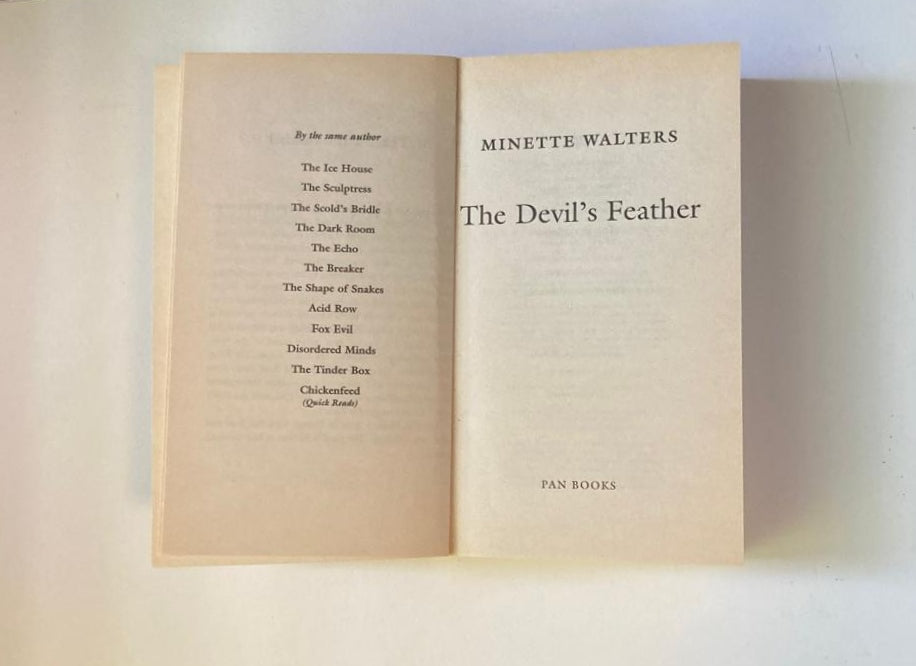 The devil's feather - Minette Walters