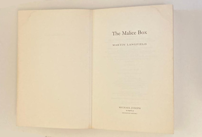 The malice box - Martin Langfield (First edition)