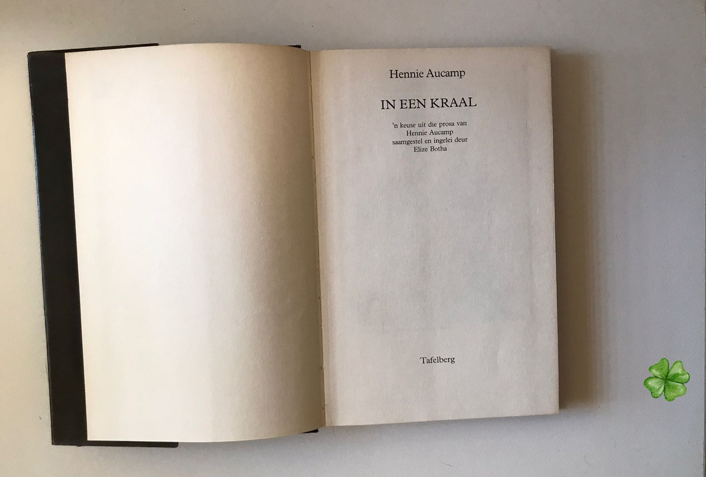 In een kraal - Hennie Aucamp